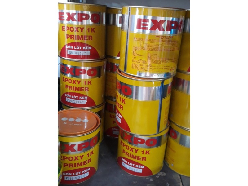Epoxy primmer: Epoxy primer là loại sơn lót kẽm vô cùng hiệu quả trong việc bảo vệ các bề mặt kim loại. Với khả năng tạo lớp phủ bền vững, chống ăn mòn, chống nước, sản phẩm giúp tăng tuổi thọ và độ bền của các công trình xây dựng.